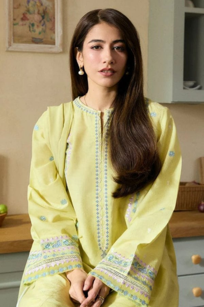 HR-ZS 2635 3 Pc Embroidered Lawn Shirt With Embroidered Cotton Net Dupatta
