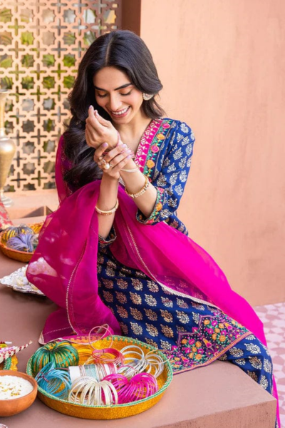 HR-1136 3 Pcs Digital Printed Lawn Shirt Trouser And Dupatta With Embroidered Patches