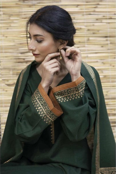HR-BR1075 3 Piece Dhanak Shirt With Printed Wool Shawl