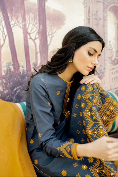 HR-3Pc Unstitched Sequence Embroidered Lawn Suit With Organza Embroidered Dupatta