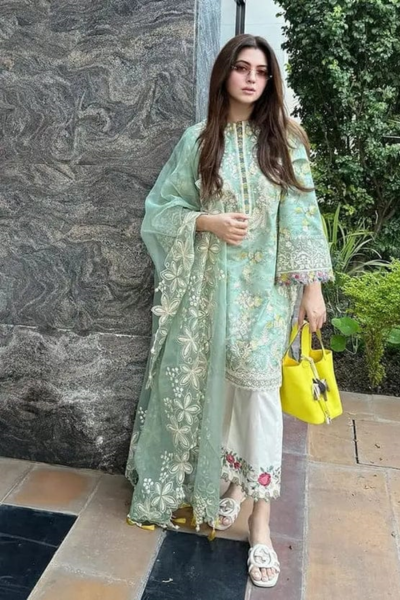 HR-SP482 3Pc Printed And Embroidered Lawn Shirt With Embroidered Organza Dupatta
