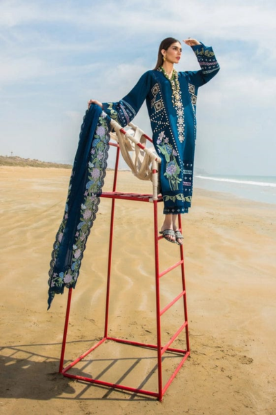 HR-CM30 3 Piece Embroidered Lawn With Embroidered Organza Dupatta