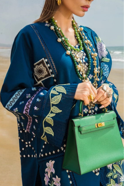 HR-CM30 3 Piece Embroidered Lawn With Embroidered Organza Dupatta