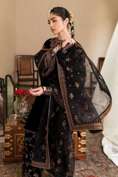 HR-BR804 3 Piece Velvet Embroidered Shirt And Trouser With Embroidered Organza Dupatta