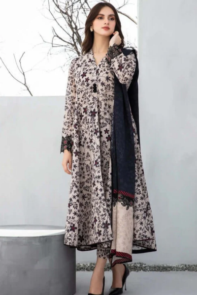 HR-BQ410 Digital Printed Lawn 3Pc Suit With Digital Printed Lawn Dupatta