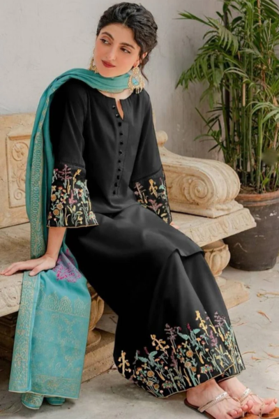 HR-707 Lawn Embroidered 3pc Suit With Swiss Viscouse Dupatta