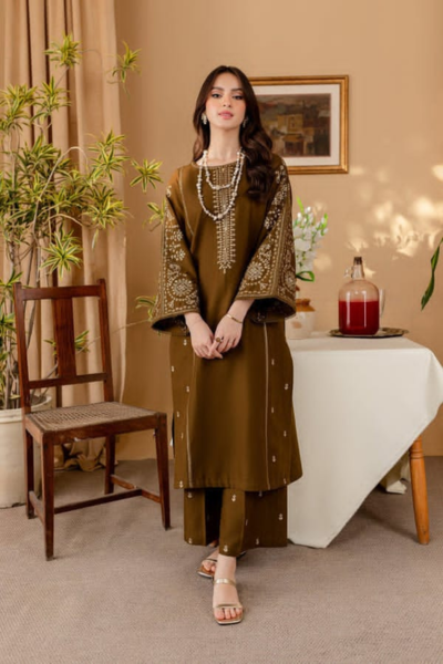 HR-BA68 2 Piece Embroidered Lawn Shirt With Dyed Trouser